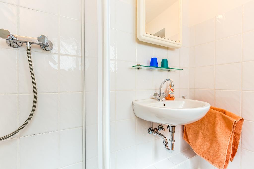 Ferienwohnung Koeln-Altstadt-Nord Bagian luar foto
