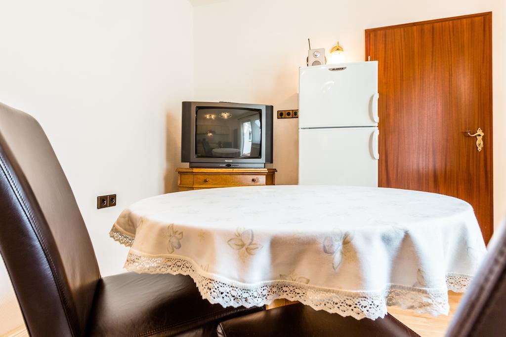 Ferienwohnung Koeln-Altstadt-Nord Ruang foto
