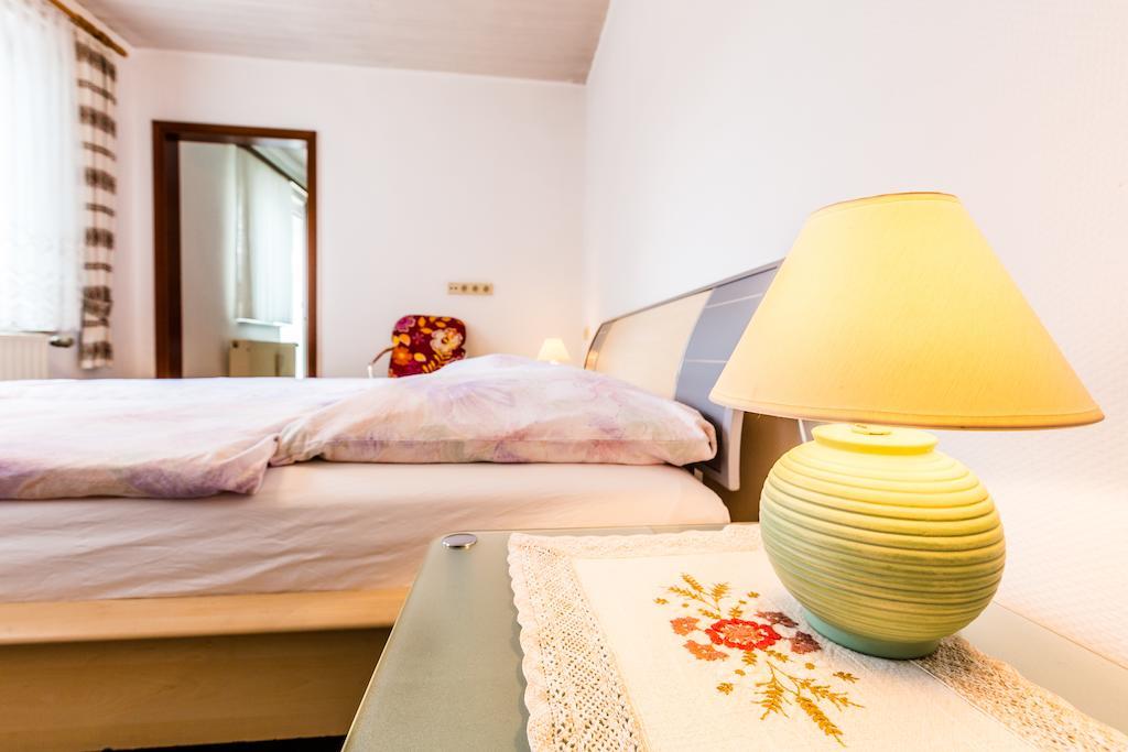 Ferienwohnung Koeln-Altstadt-Nord Ruang foto